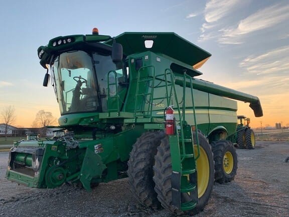 Main image John Deere S670