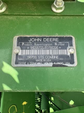 Image of John Deere S670 equipment image 1