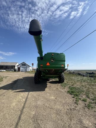 Image of John Deere S670 equipment image 4