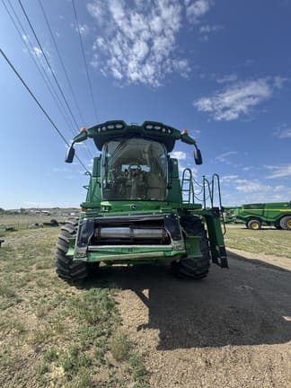 Image of John Deere S670 equipment image 2
