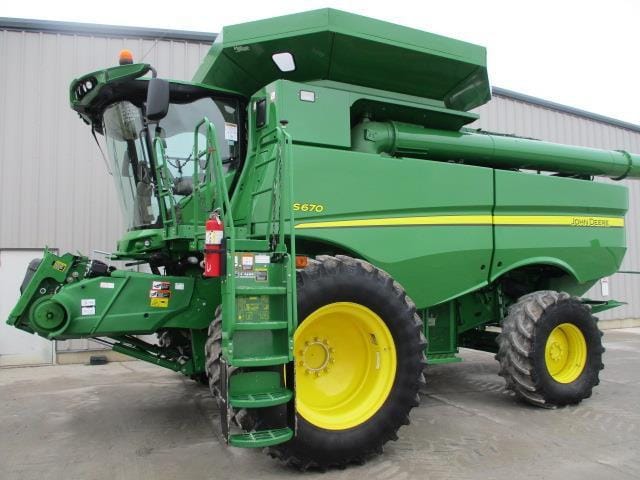 2014 John Deere S670 Equipment Image0