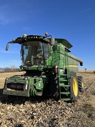 Image of John Deere S670 equipment image 1