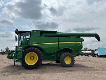 Main image John Deere S670
