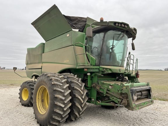 2014 John Deere S670 Equipment Image0