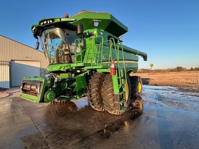 Image of John Deere S670 equipment image 2