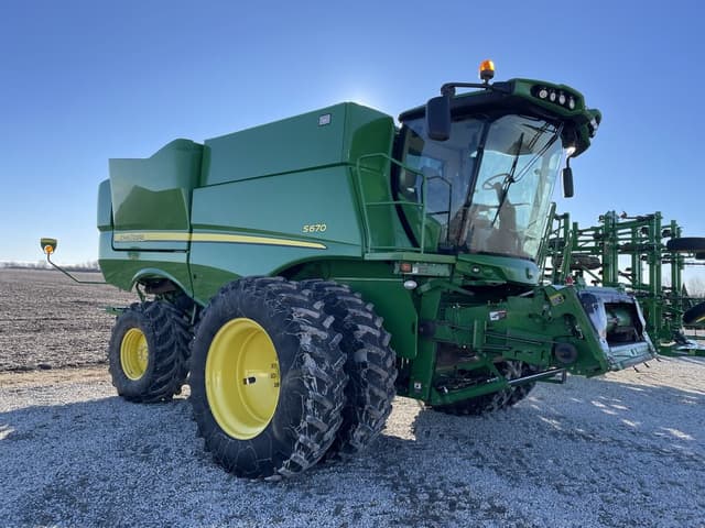 Image of John Deere S670 equipment image 3