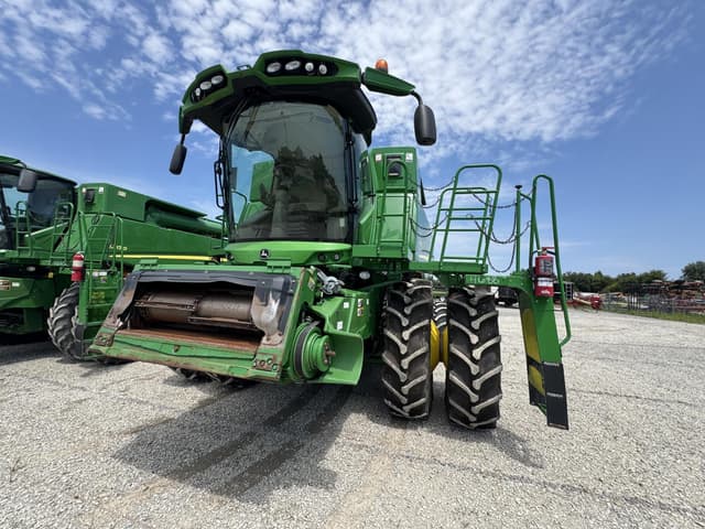 Image of John Deere S670 equipment image 4