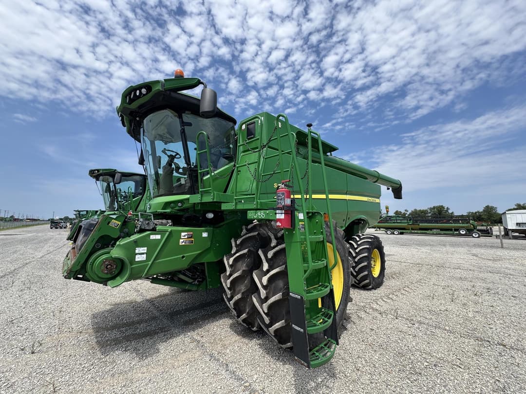 Image of John Deere S670 Primary image