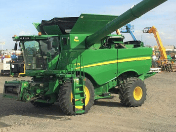 Main image John Deere S670