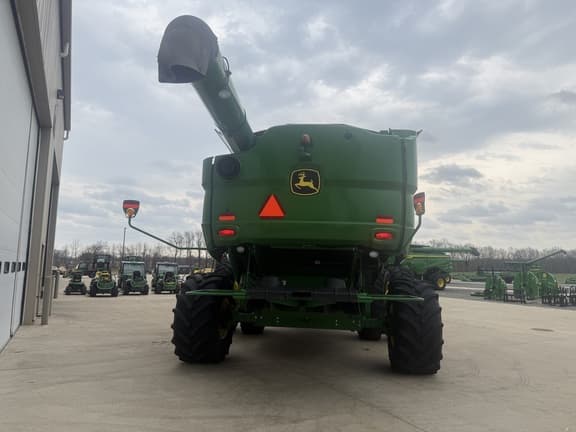 Image of John Deere S670 equipment image 3