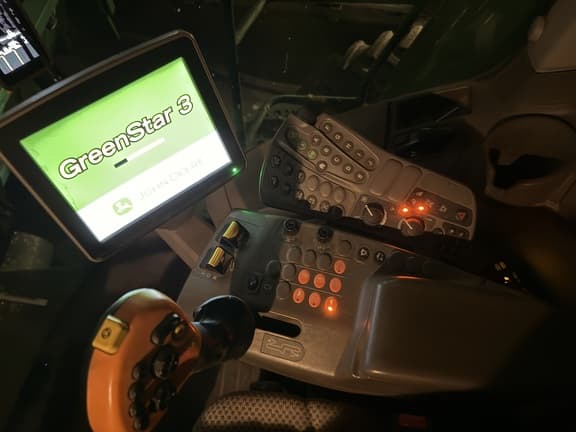 Image of John Deere S670 equipment image 3