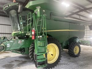 2014 John Deere S670 Image
