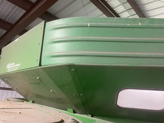 Image of John Deere S670 equipment image 4