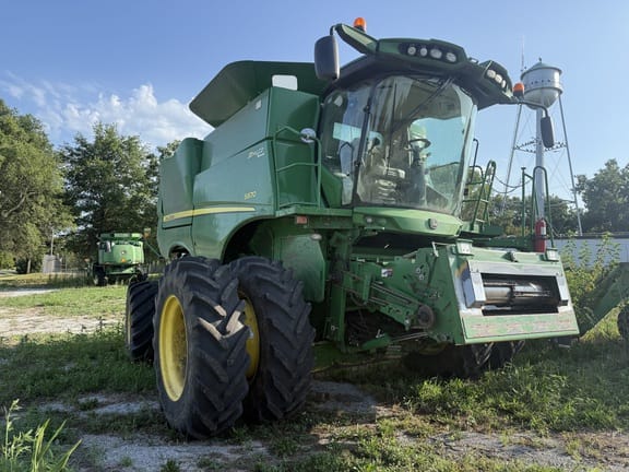 2014 John Deere S670 Equipment Image0