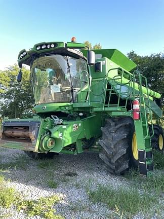 Image of John Deere S670 equipment image 1