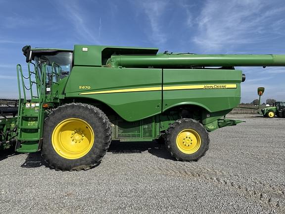 Image of John Deere S670 equipment image 3