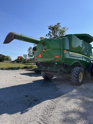 Image of John Deere S670 equipment image 2