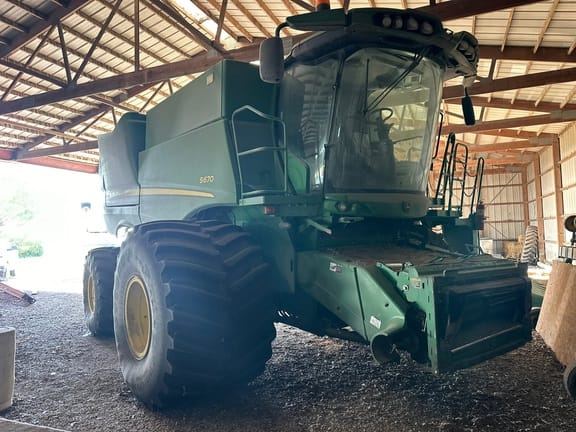 Main image John Deere S670
