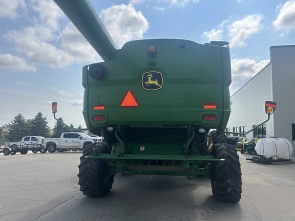 Image of John Deere S670 equipment image 3
