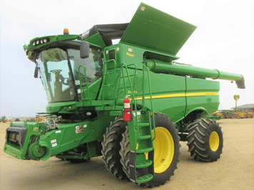 Main image John Deere S670