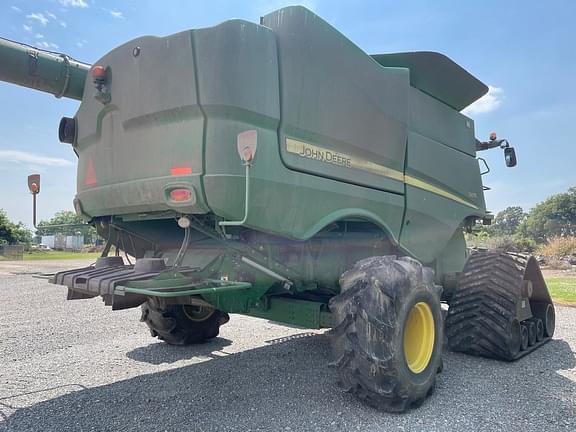Image of John Deere S670 equipment image 4