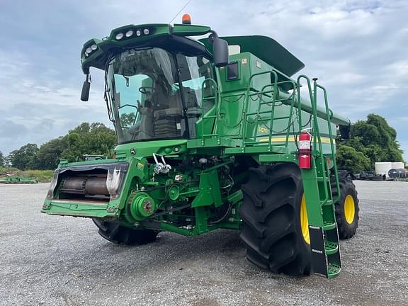 Image of John Deere S670 equipment image 1