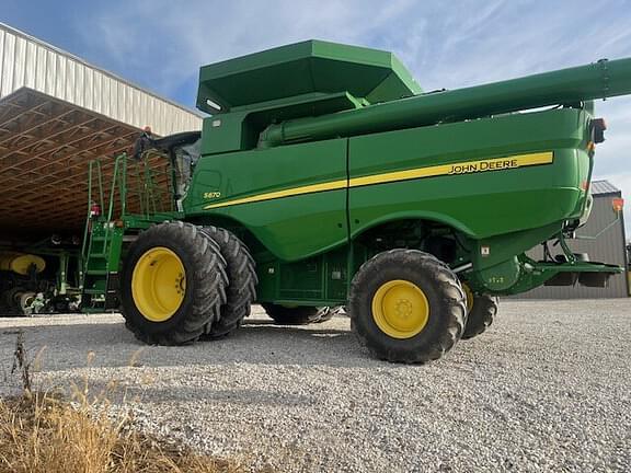 Image of John Deere S670 equipment image 1