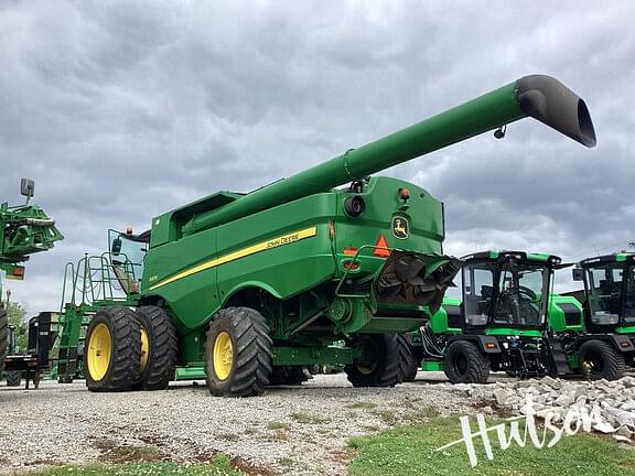 Image of John Deere S670 equipment image 2