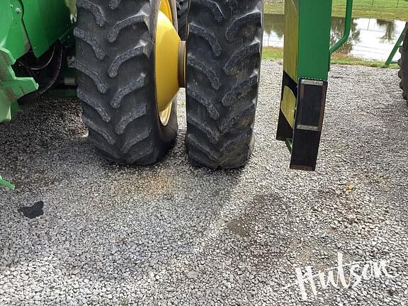 Image of John Deere S670 equipment image 4