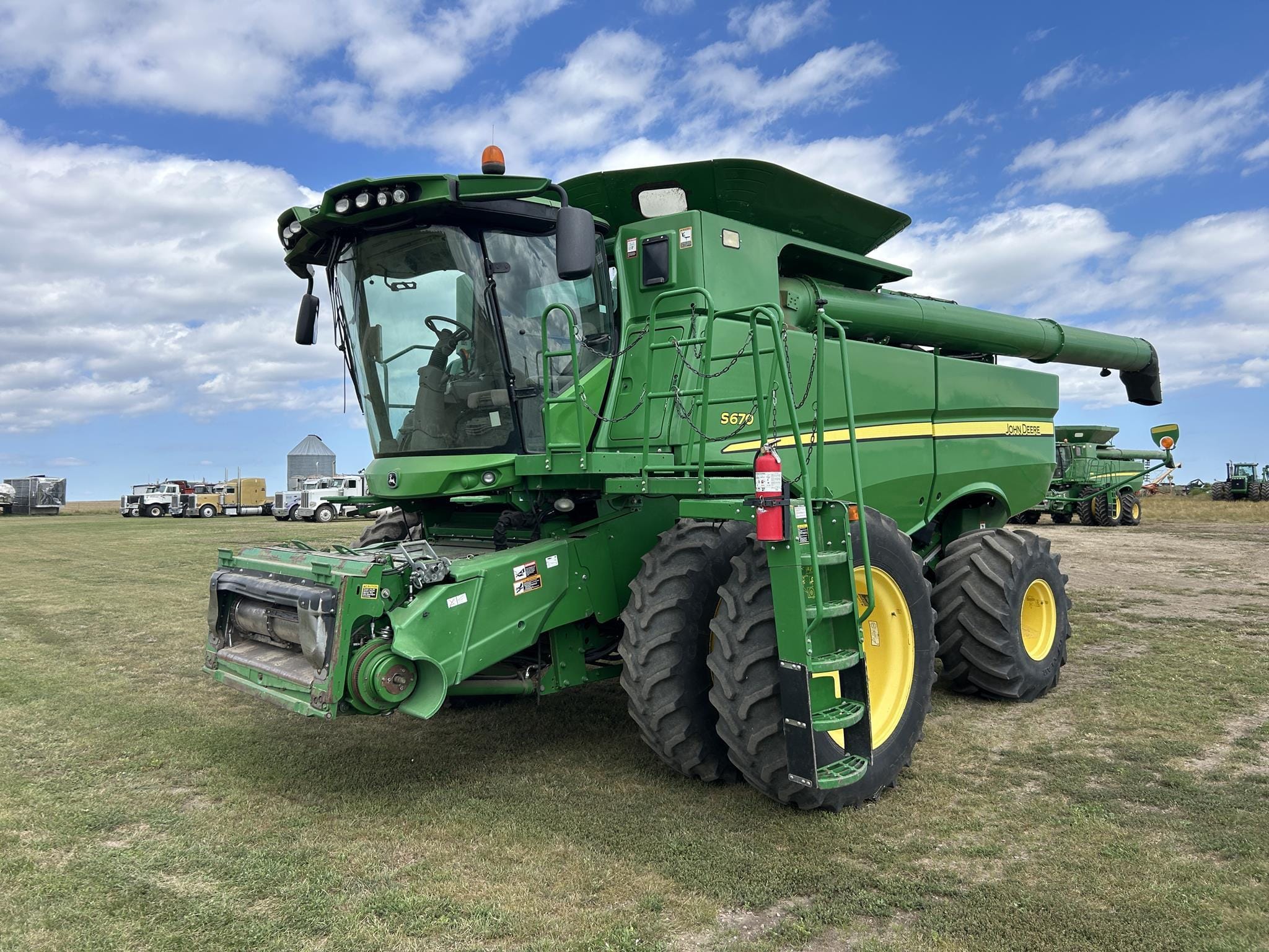 Main image John Deere S670