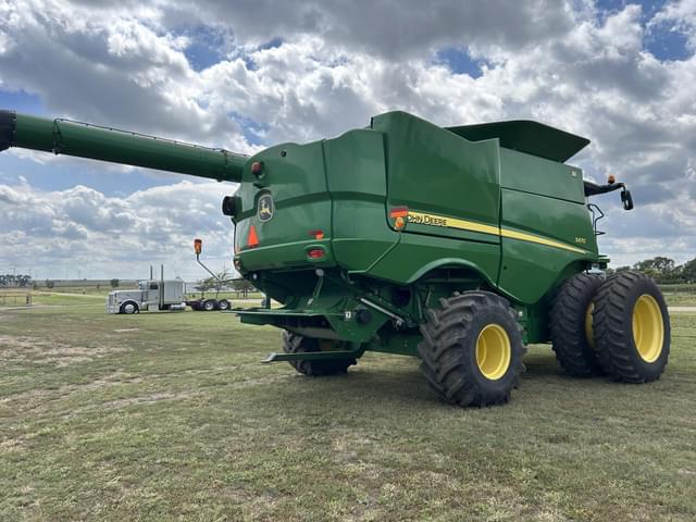 Image of John Deere S670 equipment image 2