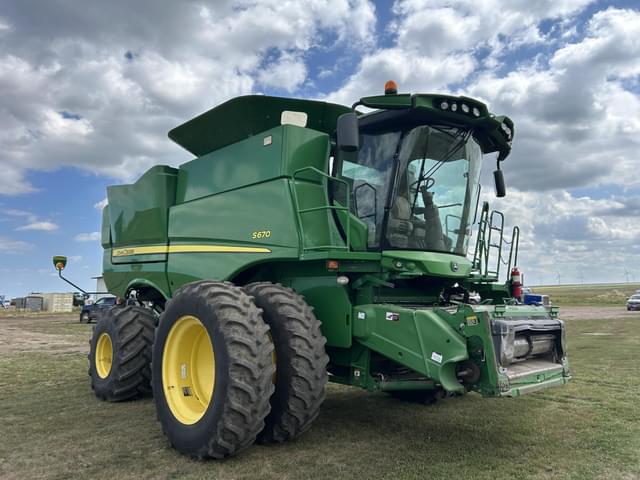 Image of John Deere S670 equipment image 4