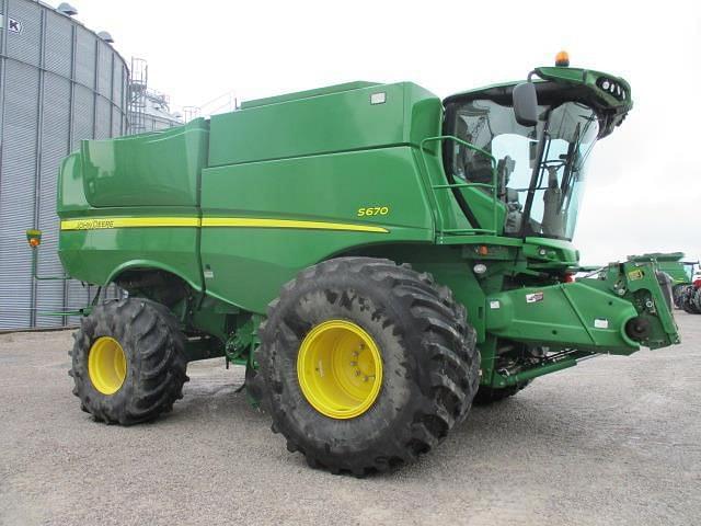 Image of John Deere S670 equipment image 1