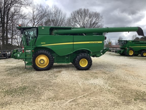 2014 John Deere S670 Equipment Image0