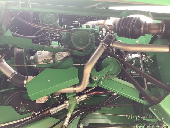 Image of John Deere S670 equipment image 1