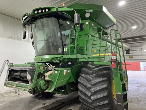 Main image John Deere S670