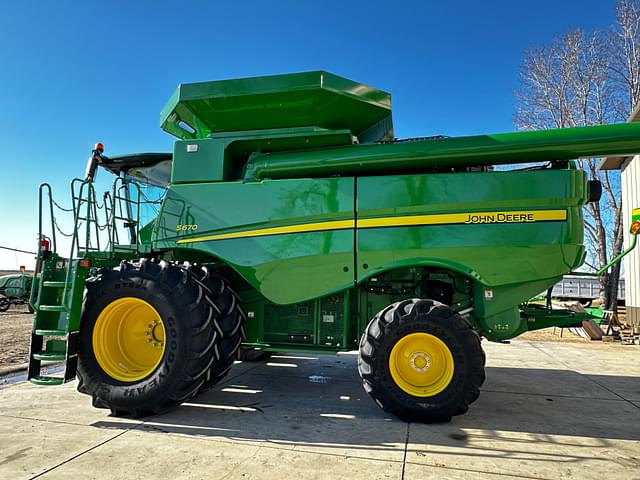 Image of John Deere S670 equipment image 4