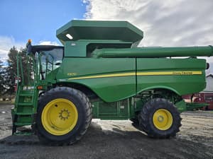 2014 John Deere S670 Image