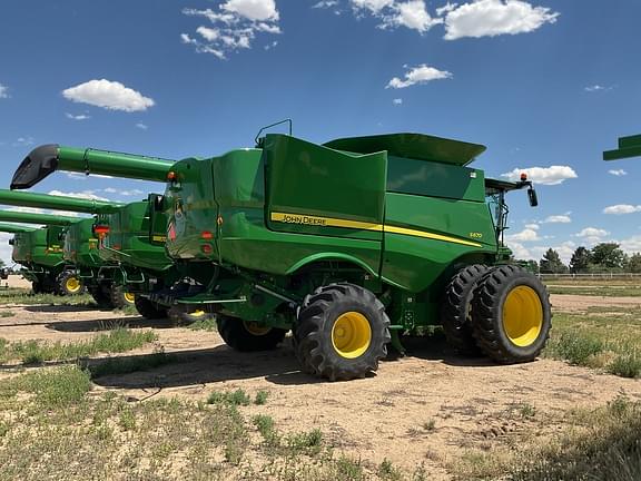 Image of John Deere S670 equipment image 3