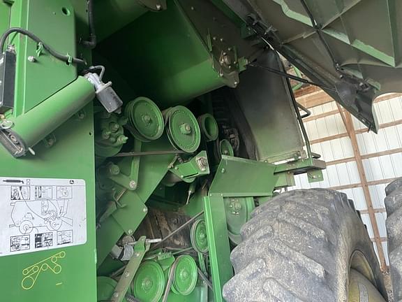 Image of John Deere S670 equipment image 4