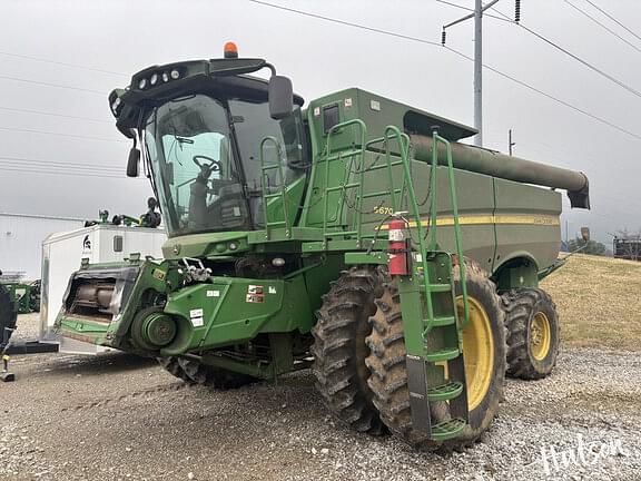 Image of John Deere S670 equipment image 1