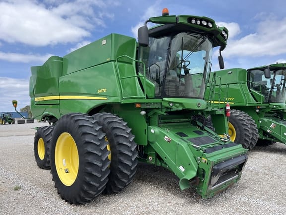 Main image John Deere S670