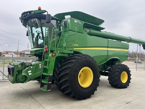 Main image John Deere S670