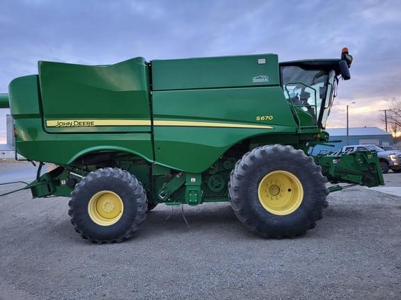 Image of John Deere S670 equipment image 2