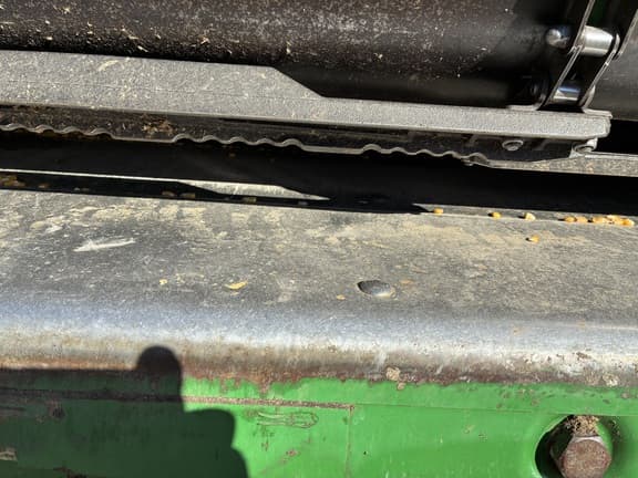 Image of John Deere S670 equipment image 3