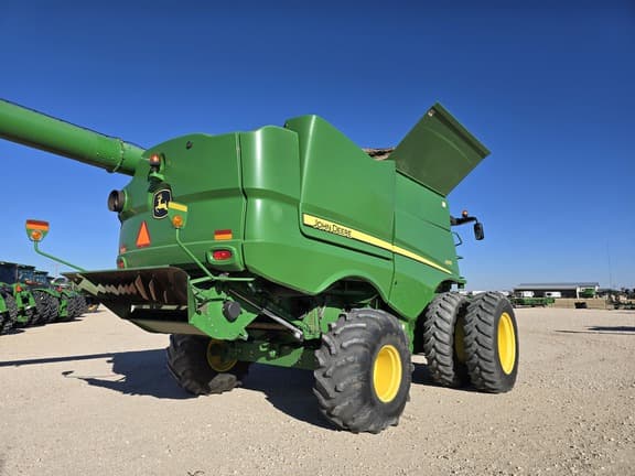 Image of John Deere S670 equipment image 4