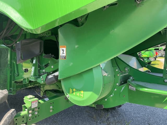 Image of John Deere S670 equipment image 4