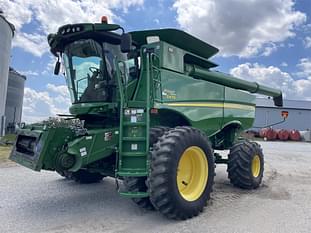 2014 John Deere S670 Equipment Image0