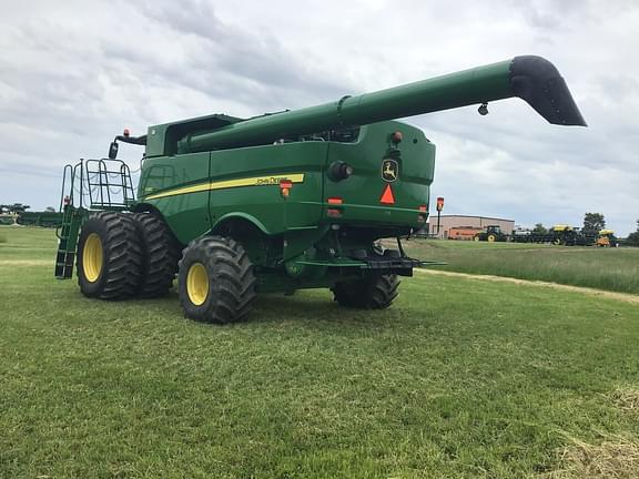 Image of John Deere S680 equipment image 2
