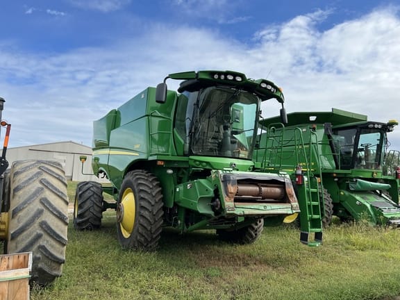 Main image John Deere S680